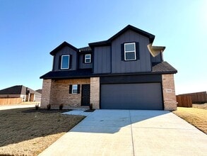 Building Photo - 2900 Woodbrook Dr