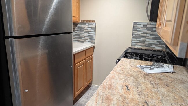 Building Photo - 260 Main St