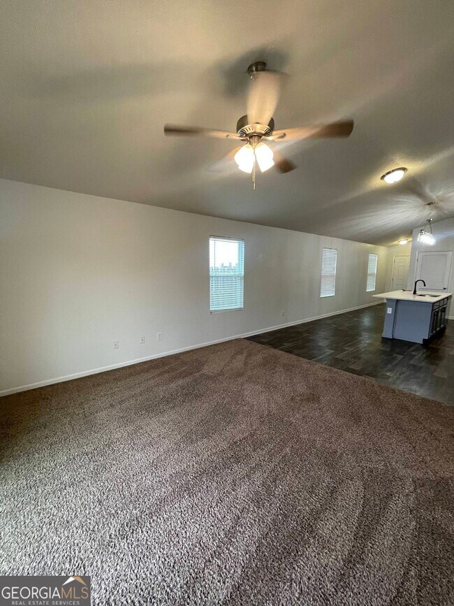 Building Photo - 25 Fox Path