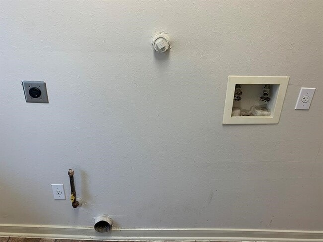 Building Photo - 1513 Cage St