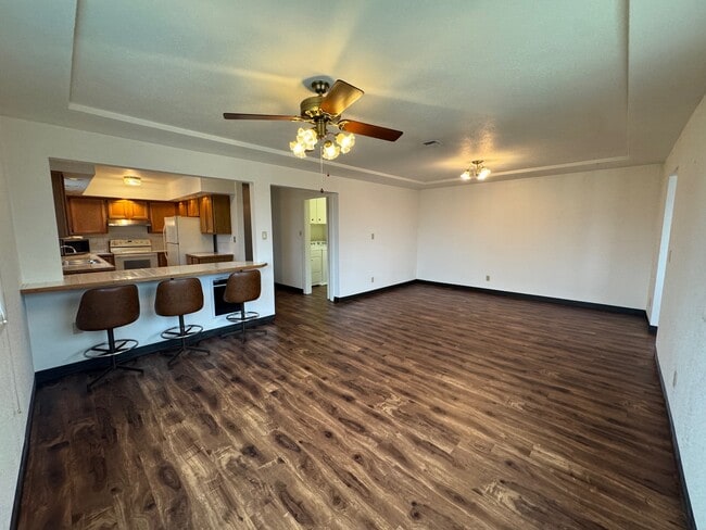 Building Photo - 4924 N Pearl St