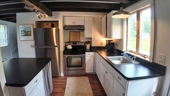 Building Photo - 134 Hersey St
