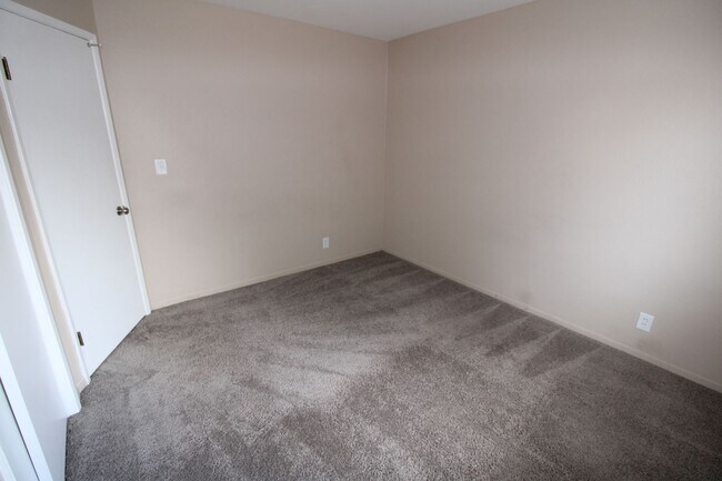Building Photo - $3095 - Cozy 2/1 in the heart of Downtown San Jose