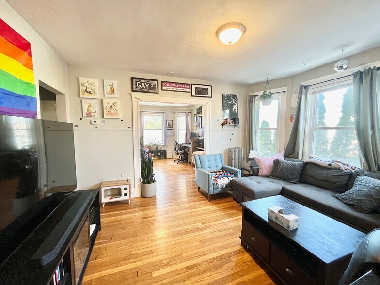 Building Photo - 4464 Washington St