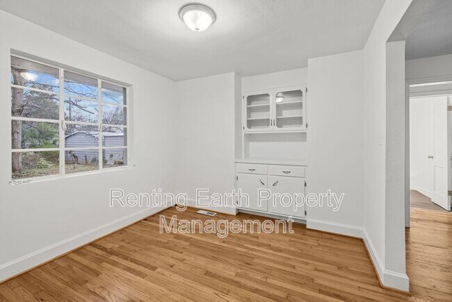 Building Photo - 1505 44th St Ensley