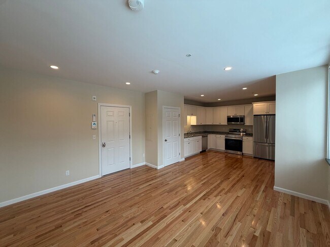 Building Photo - 85 Lowell St