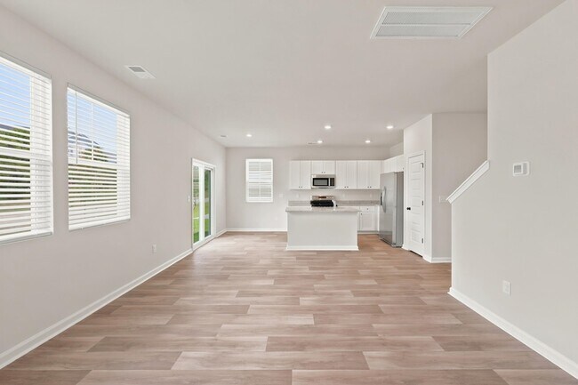 Building Photo - 605 Southwind Way