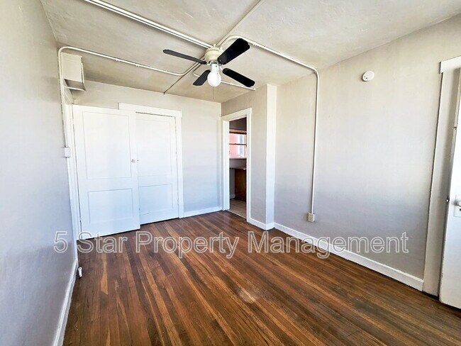 Building Photo - 1114 El Paso St