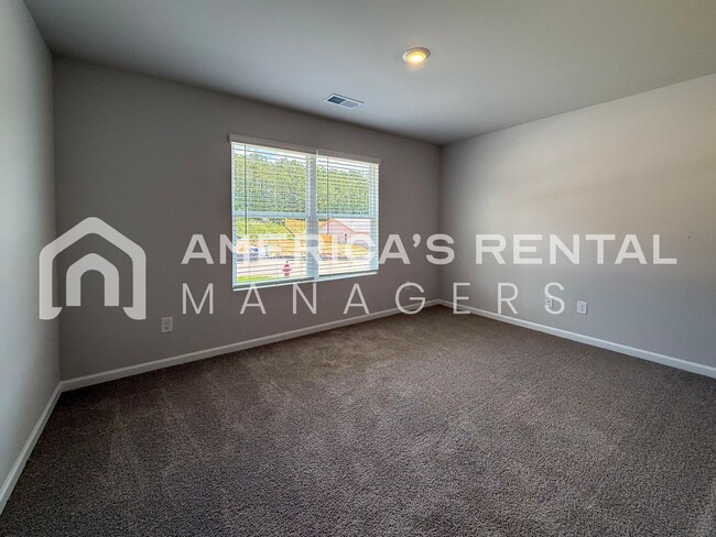 Building Photo - 470 Antler Wy
