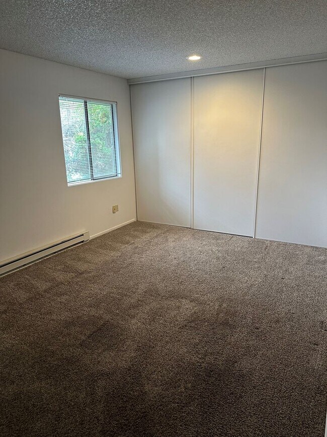 Building Photo - 1153
