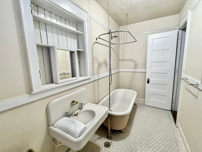 IMG_8755 - Cross Apartments