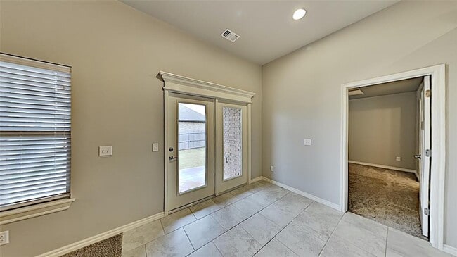 Building Photo - 6224 Beverly Hills Dr