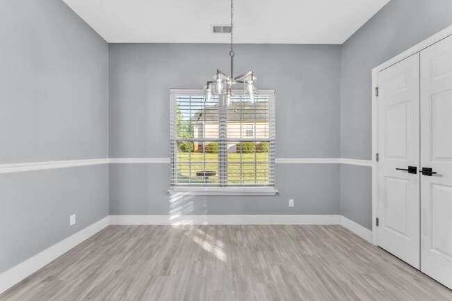 Building Photo - Beautiful 3-Bedroom Retreat with 2 Full Baths in Scenic Woodruff $1,875/mo rent