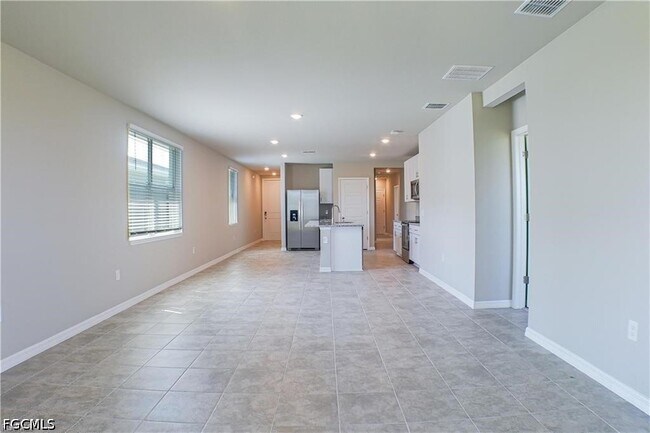 Building Photo - 44229 Saddlewood Ct