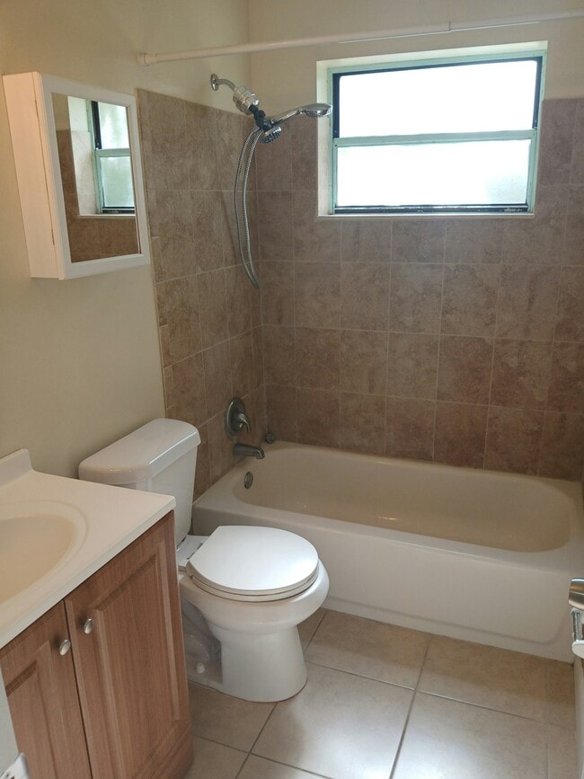 Building Photo - 7401 Paso Robles Blvd