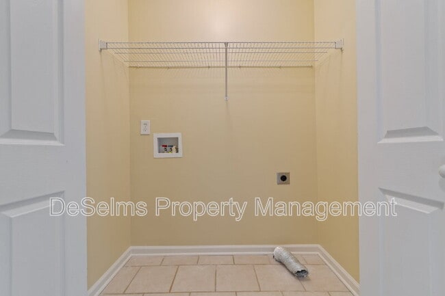 Building Photo - 612 Spence Enclave Way