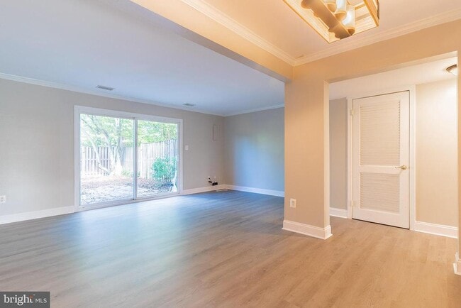 Building Photo - 6584 Yadkin Ct