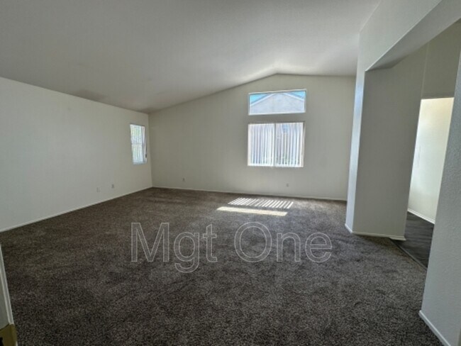 Building Photo - 2961 S Buena Vista Ave