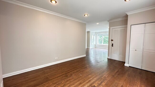 Building Photo - 5632 N St Louis Ave