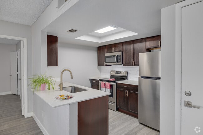 2BR, 2BA - 868SF - Kitchen - Haven at South Mountain Apartments