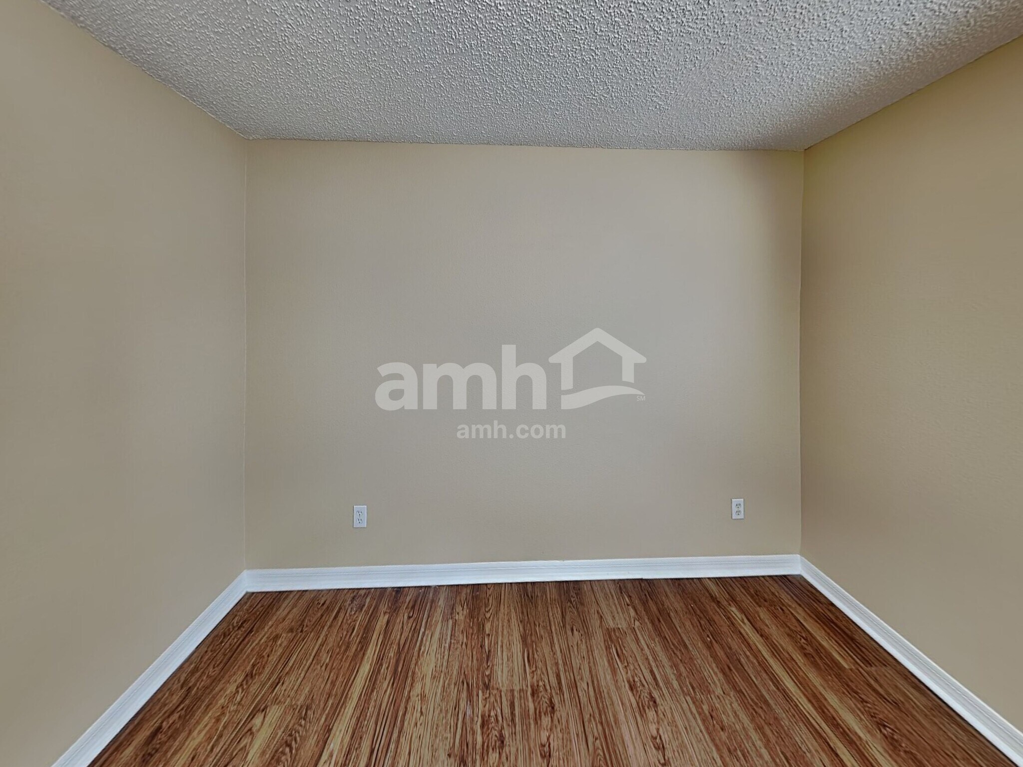 Building Photo - 1110 Bluegrass Dr