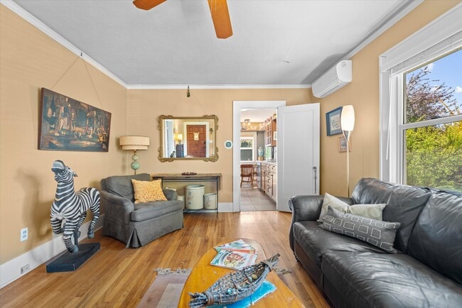 Building Photo - 840 N Farragut St