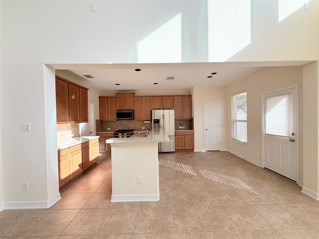 Building Photo - 28015 Silverstream Ct