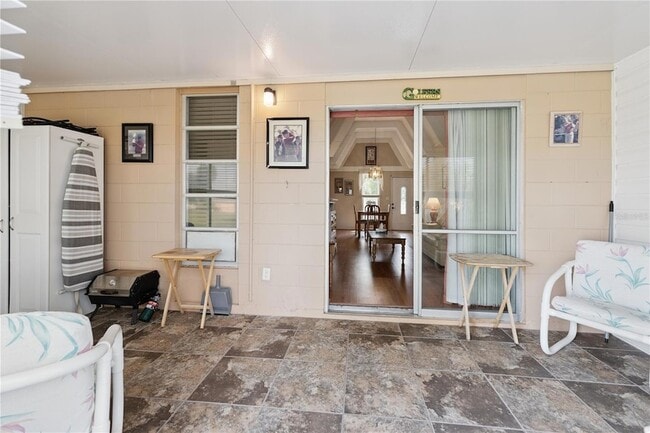 Building Photo - 3821 Club Cir