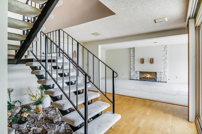 Building Photo - Tranquility on Beachside