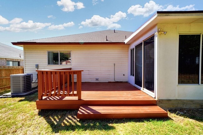 Building Photo - Charming 3-Bedroom Home in Ashley Place - ...