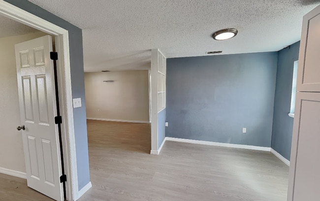 Building Photo - 502 Dunbar Ave