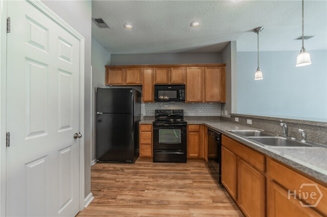 Building Photo - 580 Canyon Oak Loop