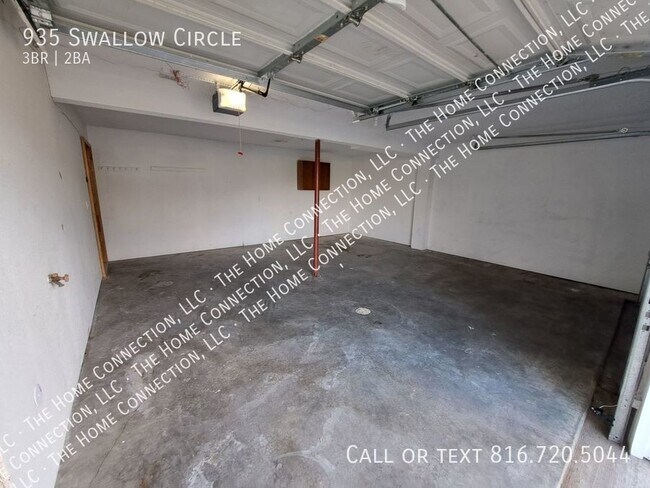 Building Photo - 935 Swallow Cir