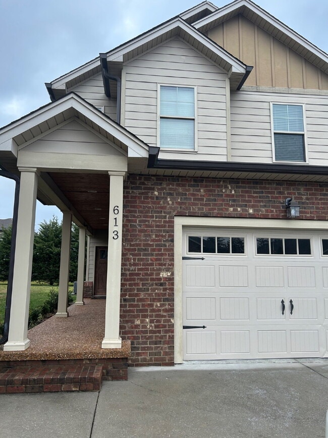 Building Photo - 3-Bedroom 2.5 Bathroom with Walk In Closets and 2-Car Garage For Rent