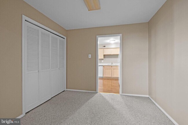 Building Photo - 5115 Bay Rd