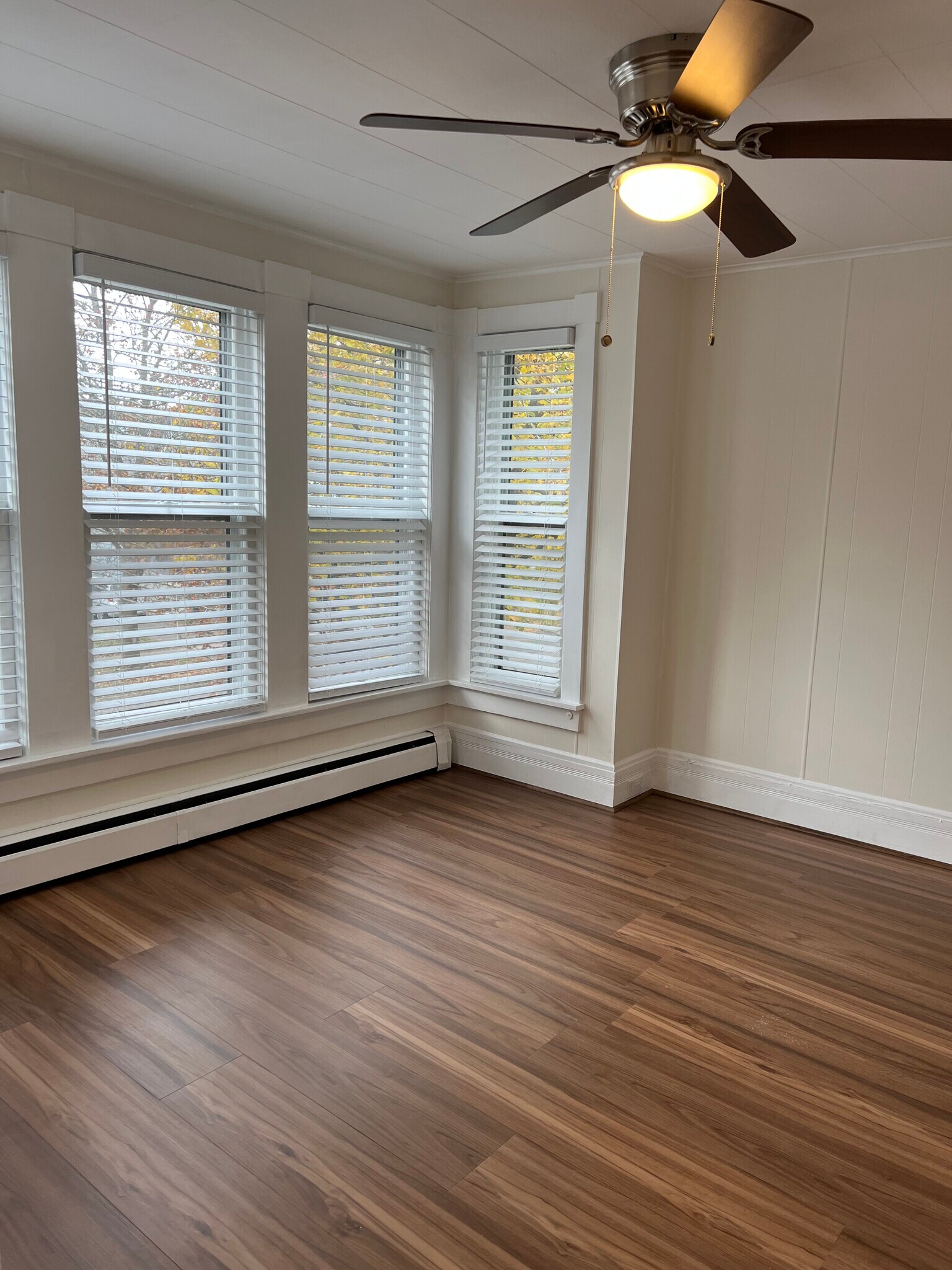 Building Photo - 513 S Albany St