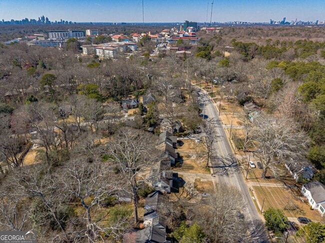 Building Photo - 1977 N Decatur Rd
