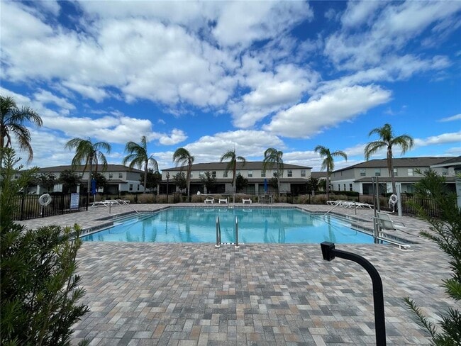 Building Photo - 9768 Pembrooke Pines Dr