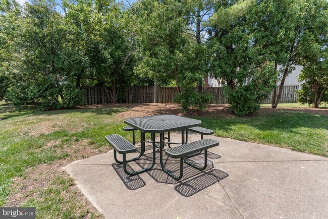 Building Photo - 8073 Morning Meadow Ct