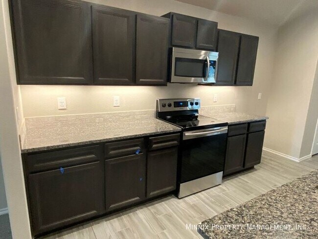 Building Photo - 1217 E 89th St