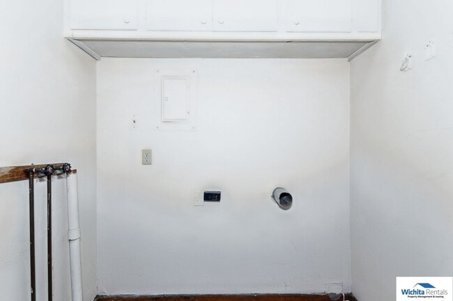 Building Photo - 3 bedroom 1 bath home