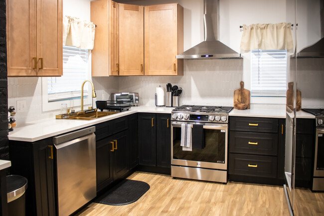 Kitchen - 4109 Bailey Ave