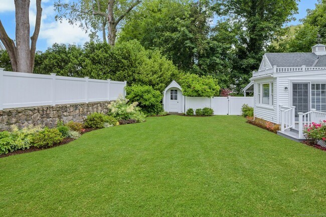 Building Photo - 54 Oak Grove Pl