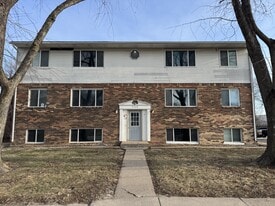 Building Photo - 3240 Heatherton Dr
