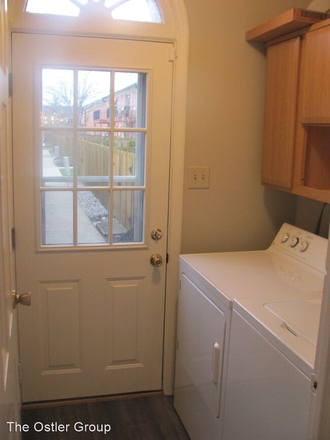 Building Photo - 2 br, 2 bath House - 1121 Canterbury Ct