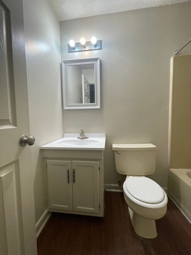 Building Photo - 306 Loire Ave