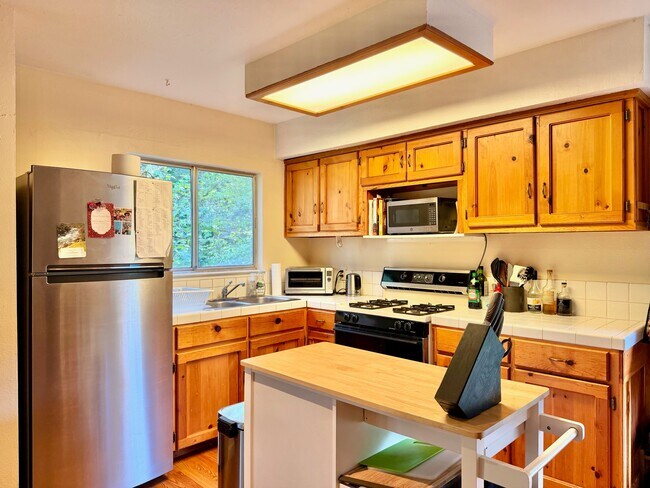 Building Photo - 11267 Butler Rd