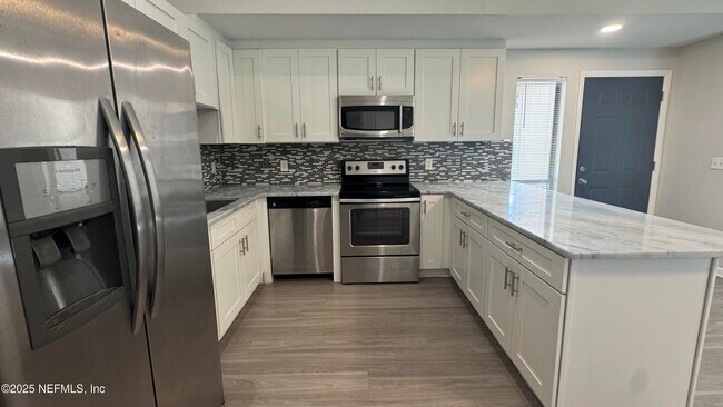 Building Photo - 217 Loring Ct
