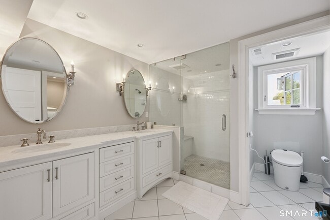 Building Photo - 19 Middle Beach Rd