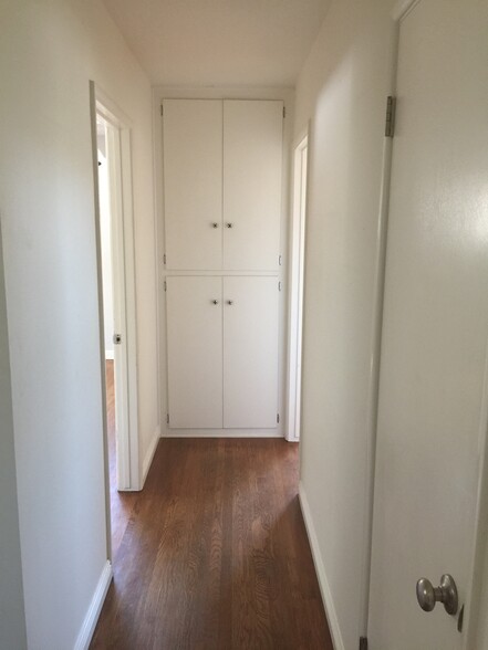 Hallway - 1712 E Broadway